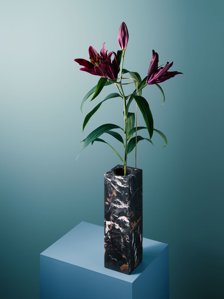 Vase Posture 2 – Bloc Studios